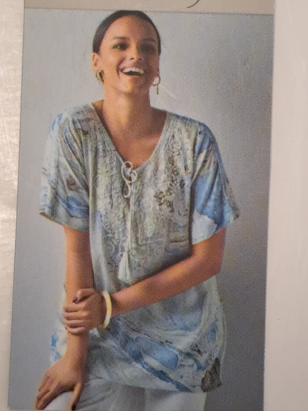 Charlie Paige Tie-Dye Embroidered Tunic Top Blue White S/M Short Sleeve Boho